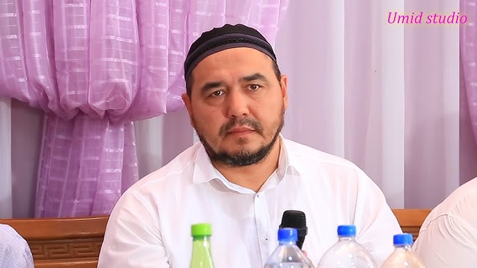 Banyoda onalar va ogillarning yashirin kamera pornosi