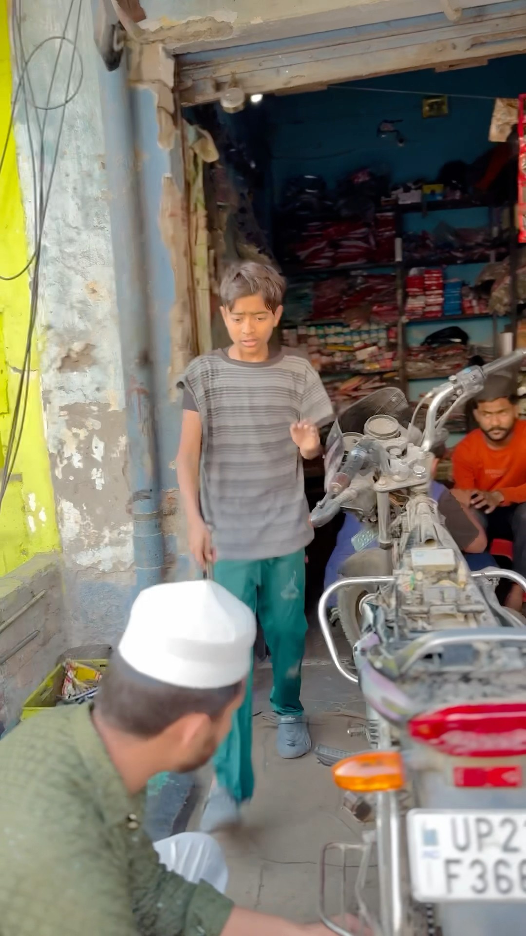 बच्चे ने पैसों का क्या किया?? #foryou #shortsfeed #explore #emotional #islam #ramadan #roza #iftar