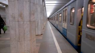 Станция метро Севастопольская, Электропоезд 81-760 Ока