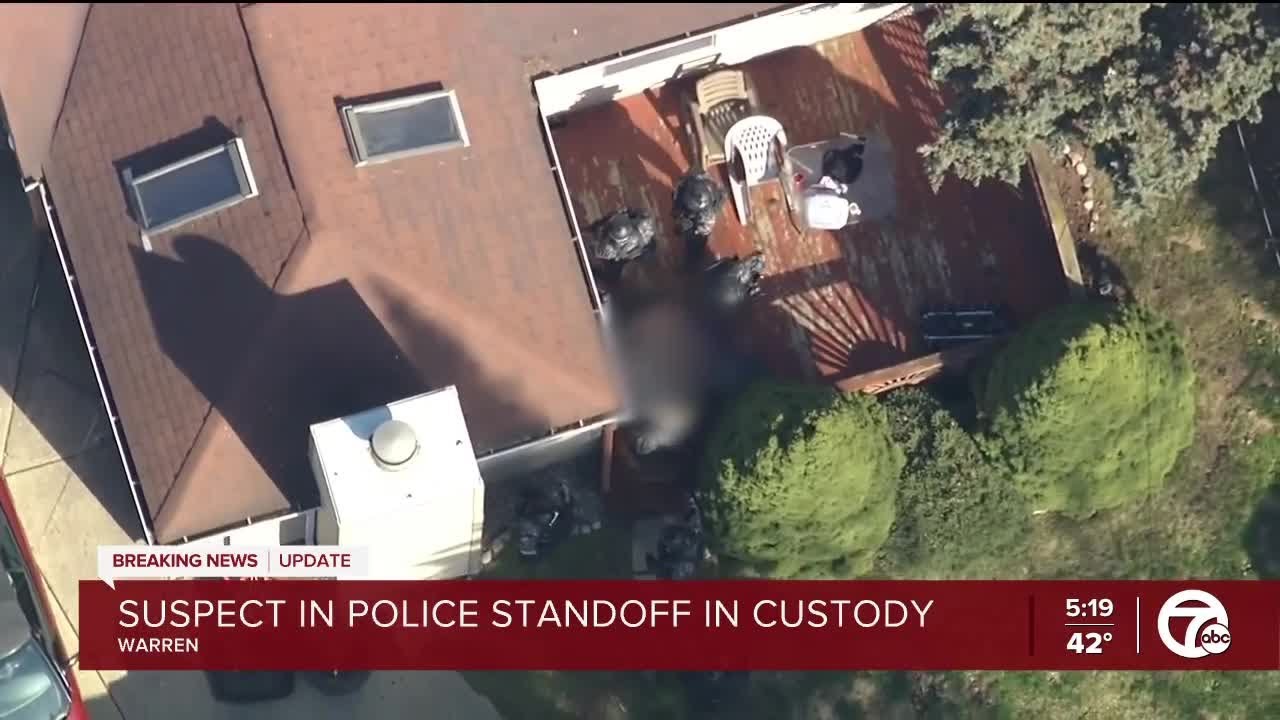 Suspect in Warren police standoff in custody - YouTube