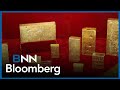 Gold climbs to new record high