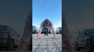 Stay consistent…on, and off stage💪🏻 #fitness #pushups #giglife #musician #dj #staymotivated