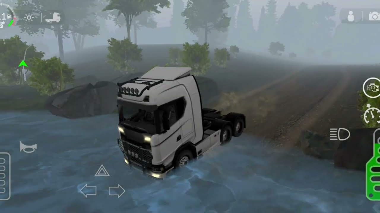A Foggy Day With Universal Truck simulator 😱🤩
