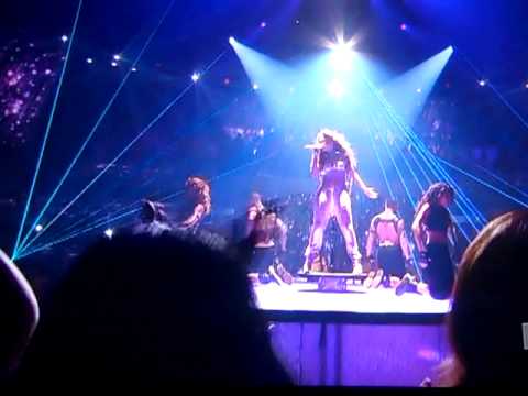 Jennifer Lopez ft. Pitbull On The Floor DEBUT Live Performance on American Idol