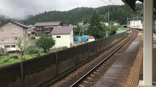 けっこう高速運転のほくほく線快速電車