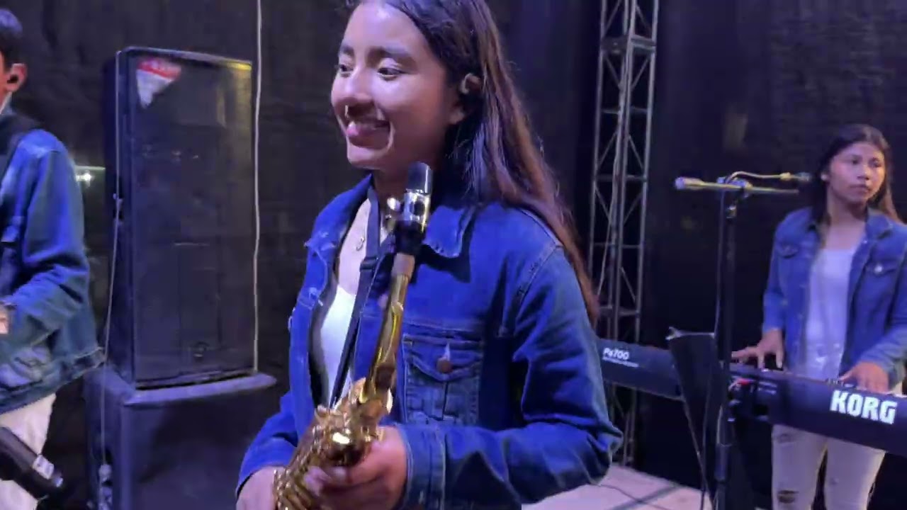 Los Yorkles | Papel Quemado/ Currupa (en vivo)