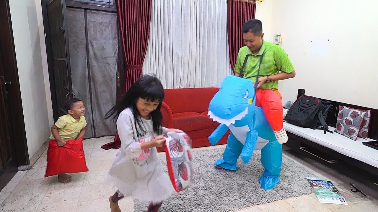 Dikejar DINOSAURUS jadi jadian YouTube