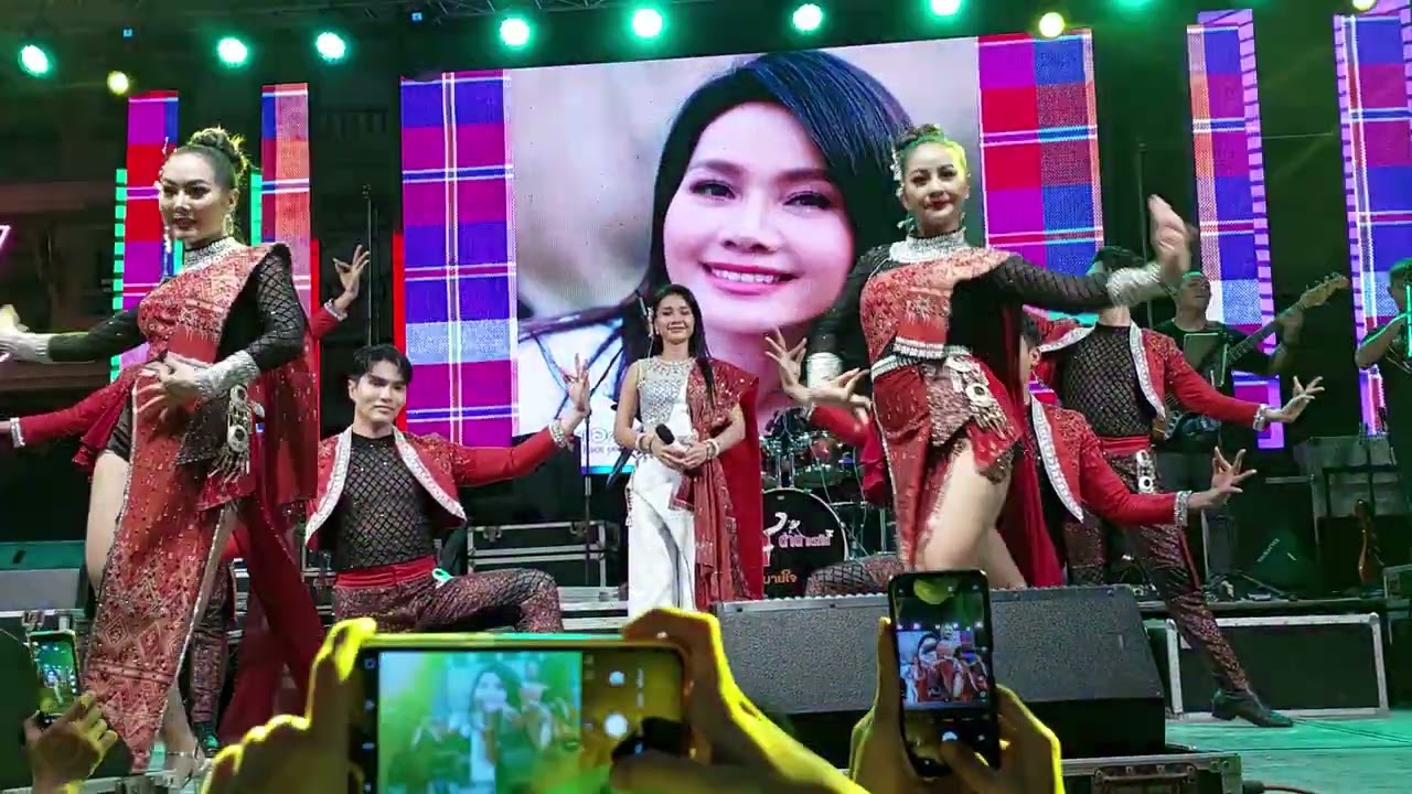 คอนเสิร์ตเต็มวงสาวดอกหญ้าในป่าปูน ต่าย อรทัย แกรมมี่โกลด์ งานประจำปีหลวงพ่อวัดไร่ขิงพระรามหลวงนครปฐม