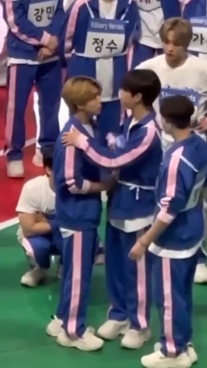 members taking care of hanie #straykids #shorts #han #skz#straykids #han #jisung #straykids #shorts