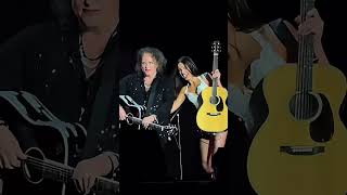 Olivia Rodrigo And Sabrina Carpenter Crowd Not Recognising The Surprise Guest