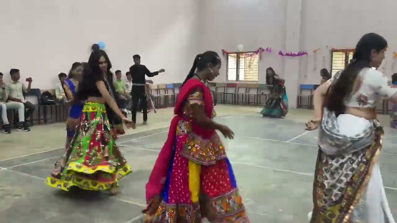 Jabalpur public college# Garba in# Navratri #mix song 🎶