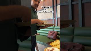 Cappuccino with Garlic Bread at MG Cafe, Mannat Samalkha, Haryana | #travelblogger #food #foodie