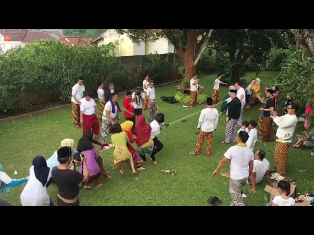 Cewek2 cantik adu kuat....