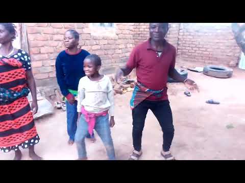 Tazama MOSES SWETA Alivyo Imba Live 