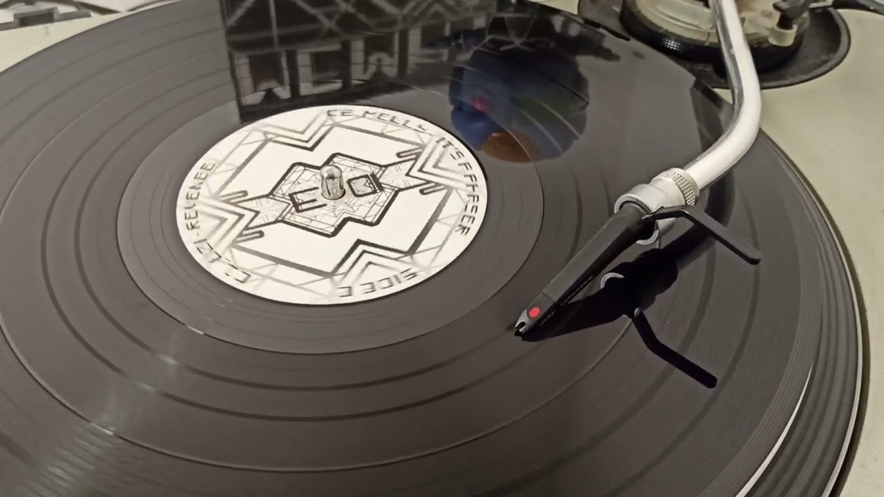 Melly - It's A Phaser