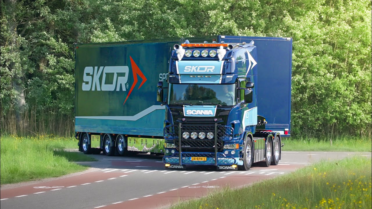 TSK Friends Truckshow 2025 with Scania V8, DAF, Volvo open pipes Sound and more