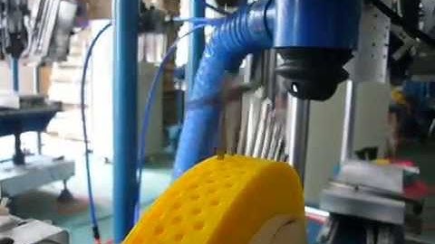 WanXingDa 3 Axis 2 Head Brush Drilling and Tufting machine Staple Type