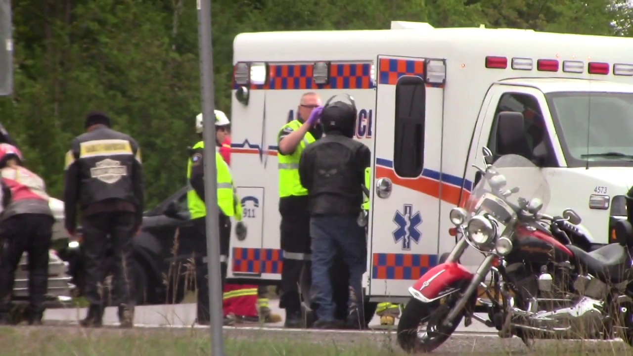 camera iphone 8 plus apk Motorcyclist treated by Paramedics after crashing bike