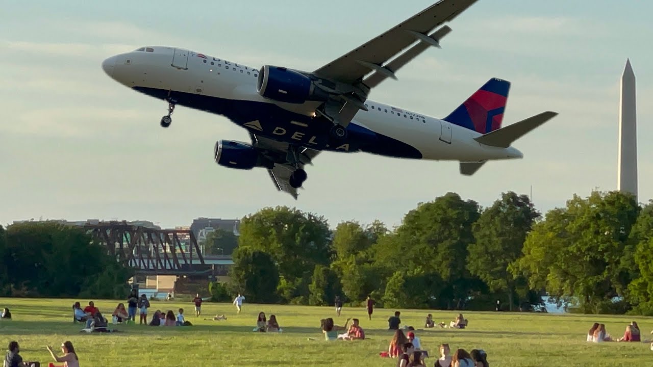 Gravelly Point Park in Arlington, Virginia, USA Plane Spotting Reagan