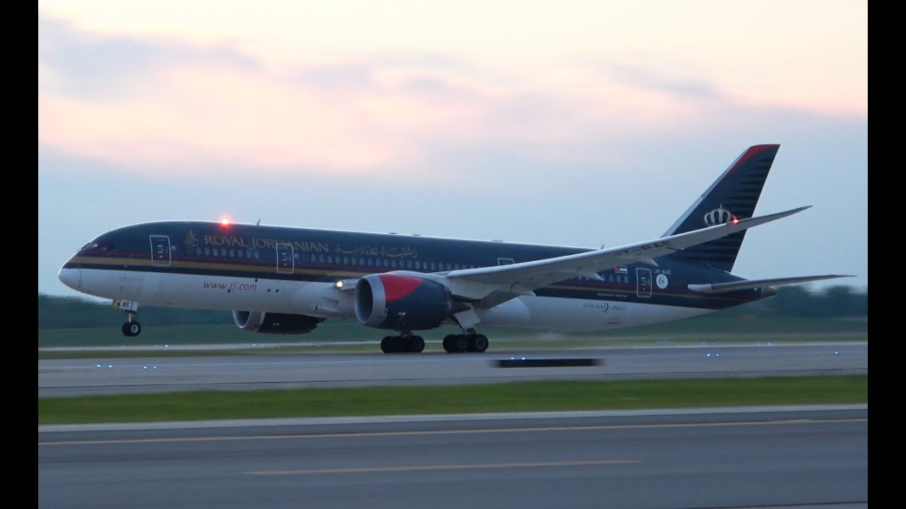 Sunset Royal Jordanian 787 take off 