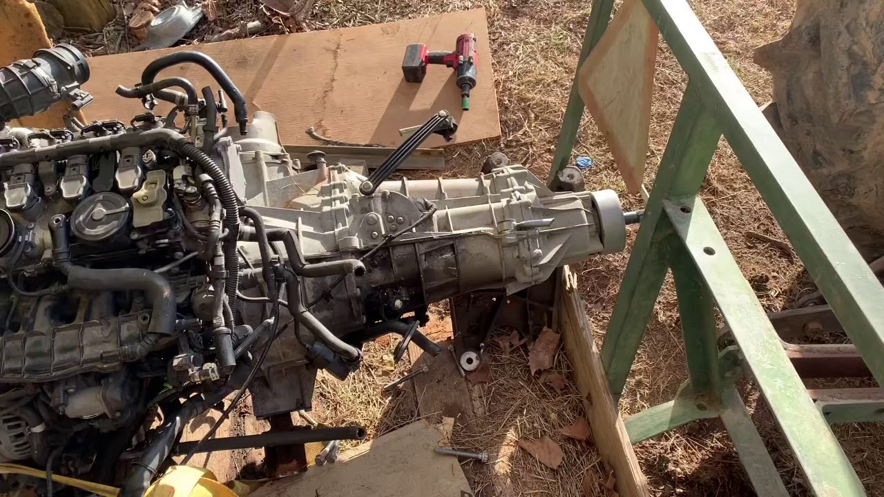 Separating a Audi’s a4 engine and transmission - YouTube