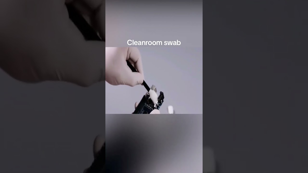 Cleanroom swabs