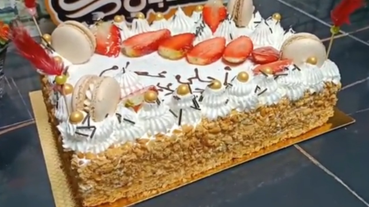 ارواحو نتعلمو كيفاش نخدمو التورتات في البيت للمناسبات بلا ماتشريوهم بالغلاء