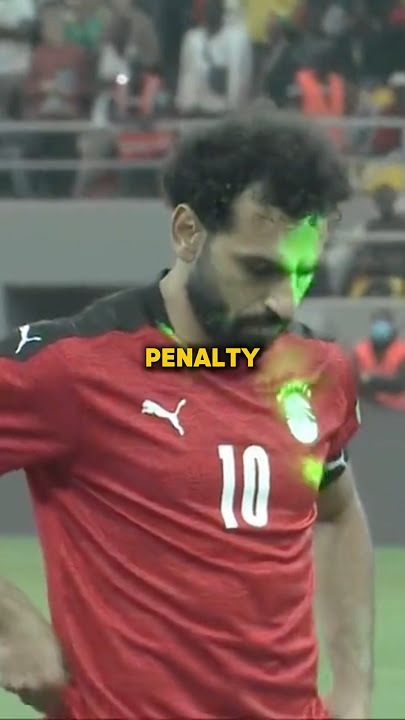 Salah took the penalty with lasers pointing at him😳