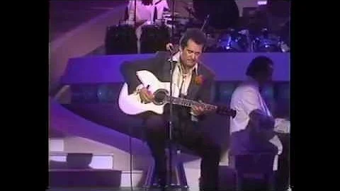 Wayne Newton: Spanish Eyes {LIVE At The Las Vegas ...