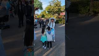 Winter Holiday Street Performers at Disney Animal Kingdom #shorts
