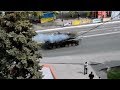 БМП-2 на скорости в центре Мариуполя