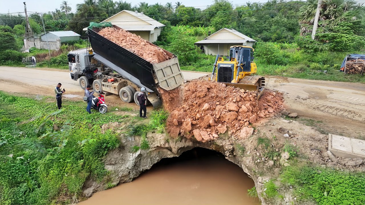 Start a new project using SHANTUI DH-17C2, good performance in clearing land, filling rice fields