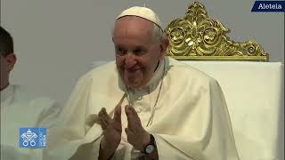 Le pape François rencontre les jeunes bahreïnis