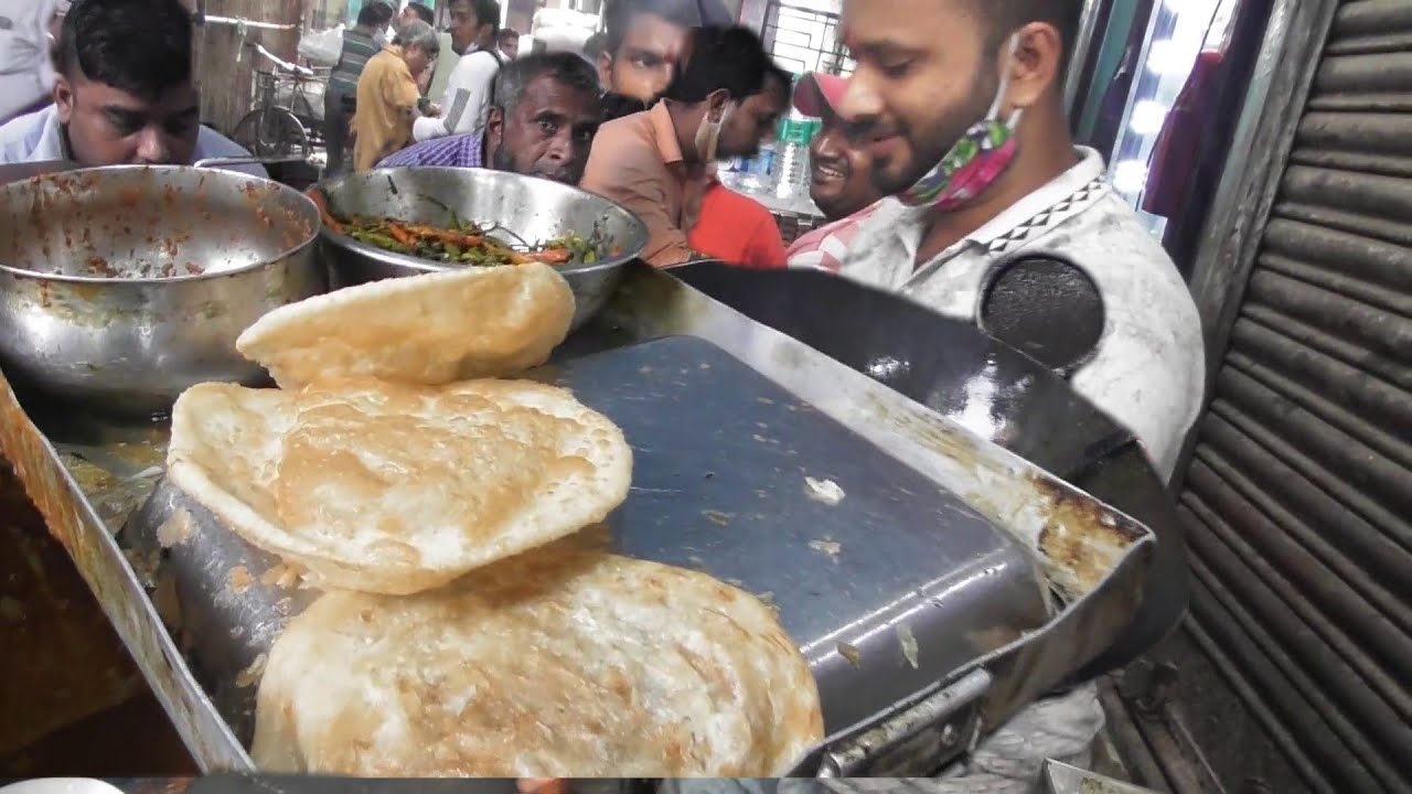 Best Breakfast in Indian Street | 2 Chole Bhature 20 Rs/ | Kolkata Barabazar Chini Patty | Indian Food Loves You