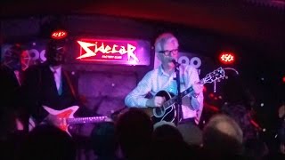 "I Knew the Bride..." Nick Lowe & Los Straitjackets - BCN 2016