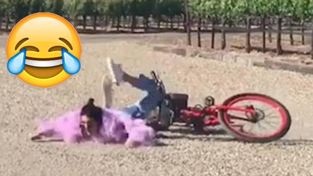LOL! Kendall Jenner Gets ROASTED on Twitter After Falling Off Her Bike