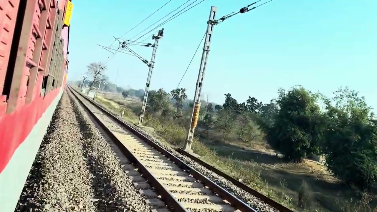 12801 Purushottam Express Puri Se chal kar Anand Vihar terminal ko jaane wali 
