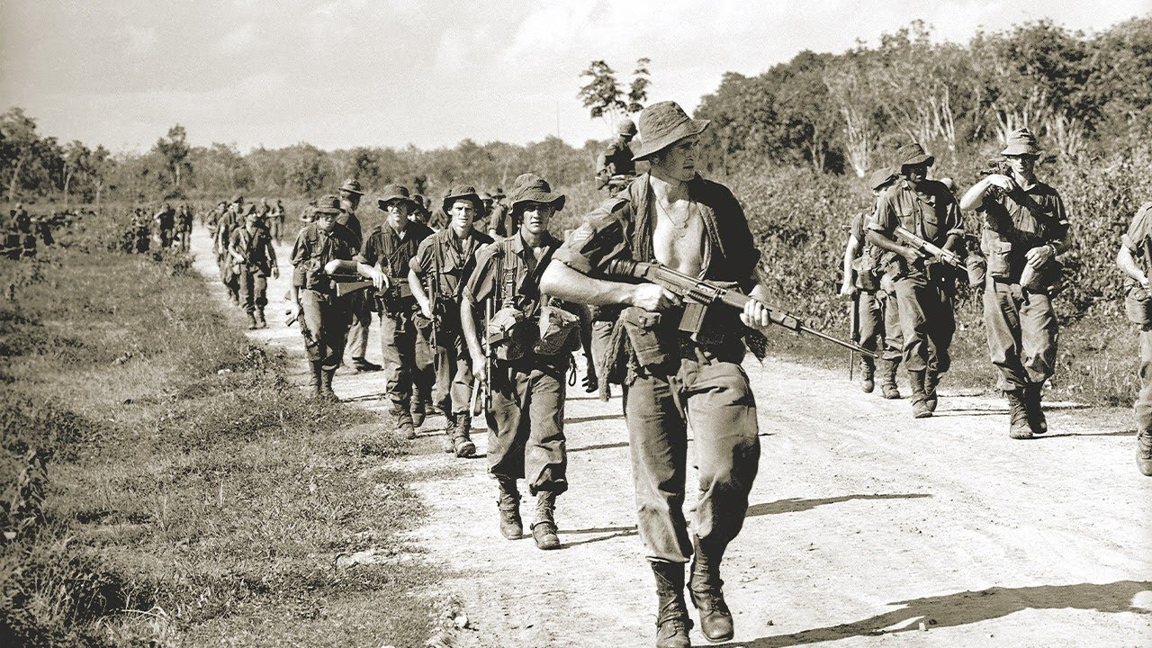 „Spójrzcie Na Tych Australijskich Idiotów”/ Błąd, Który Prześladował Stany Zjednoczone