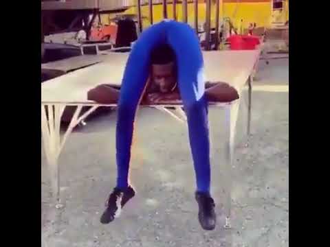 شاهد شخص عجيب مرن كأنه بدون عظام 