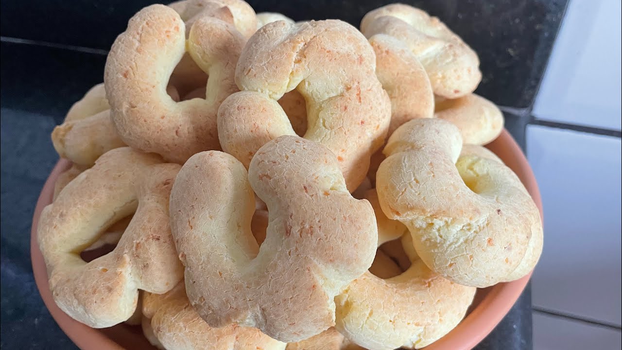 Biscoito de polvilho com nata e queijo - YouTube