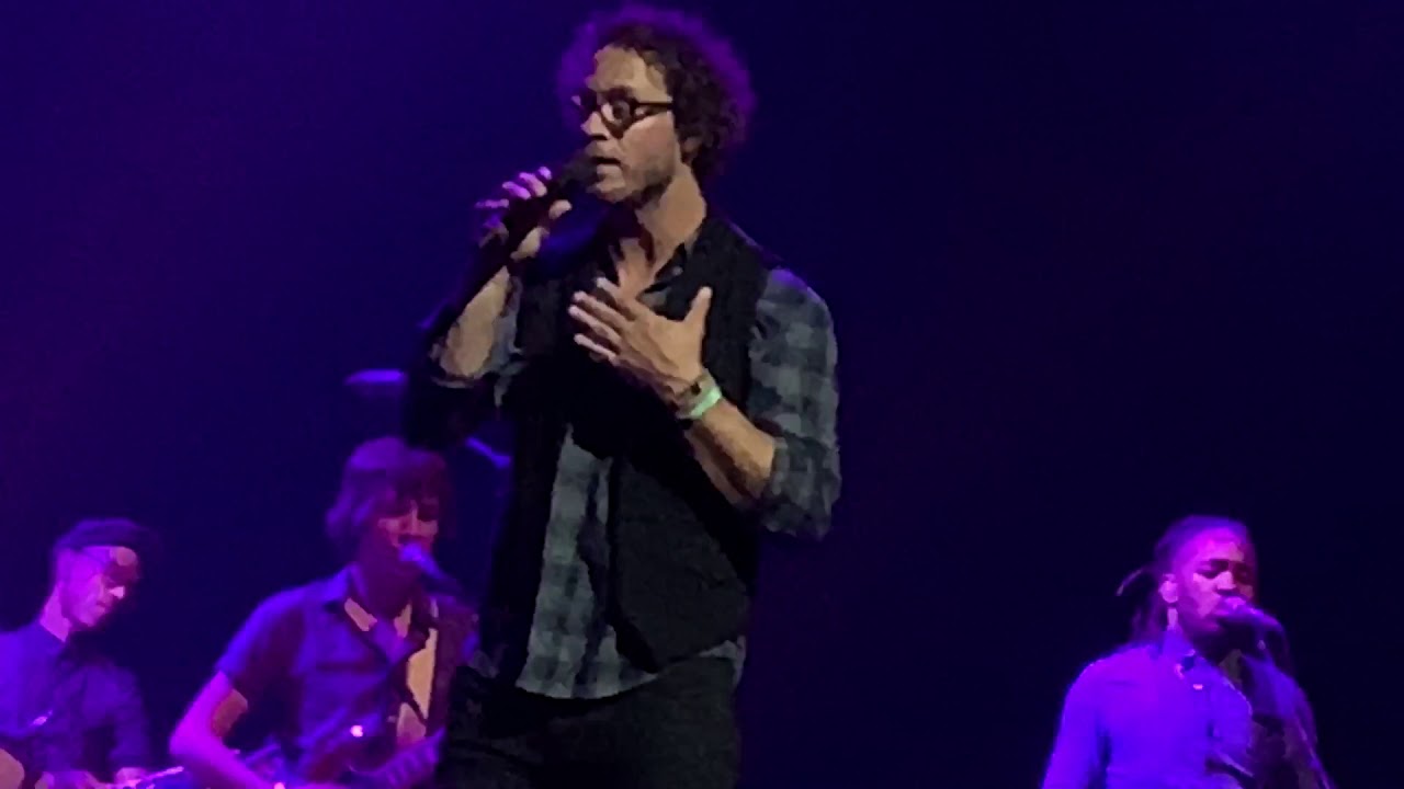 Spirit (LIVE) Amos Lee (My New Moon Tour 2019) YouTube
