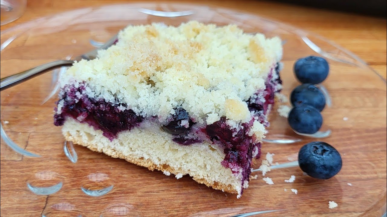 Яркий черничный пирог с крошкой / @Jana C.