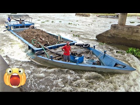 Video Xà lan động cơ mạnh mẽ vượt cống xem phê cả mắt - youtube