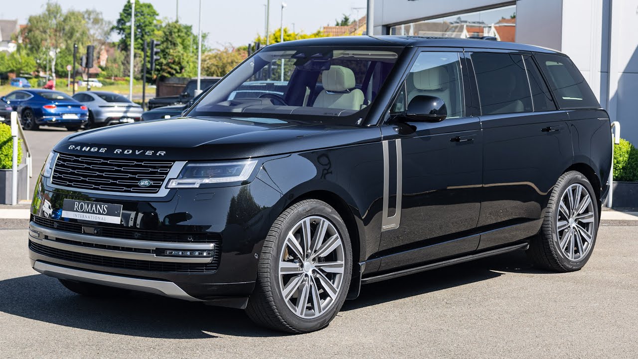 2023 Range Rover P400 Autobiography LWB 7 Seater - Santorini Black