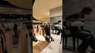 Италия. Милан. Универмаг La Rinascente.Корнер с итальянскими сумками DIENEE #fashion