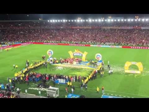 OMAR PÉREZ LEVANTA LA COPA - SANTAFE CAMPEÓN 2016-2