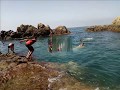 شاطئ جمبر بالعاصمة متعة القفز من الصخور  شاهد و استمتع