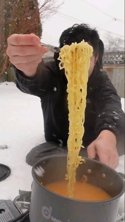 SHIN RAMYUN IN THE SNOW