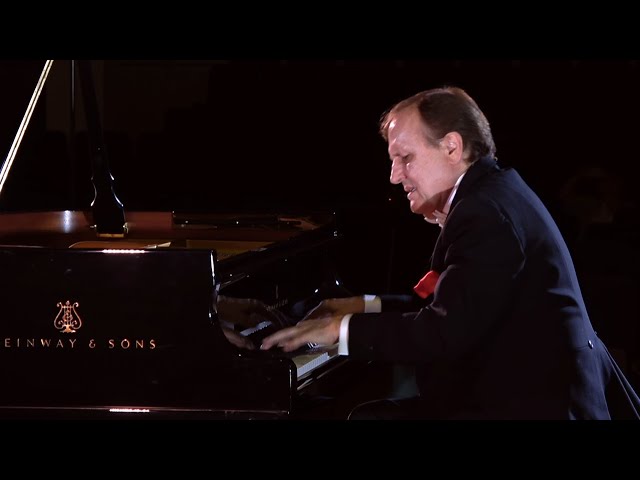 Jerzy Stryjniak plays Franz Liszt - Liebesträume No. 3 (German for Dreams of Love) class=