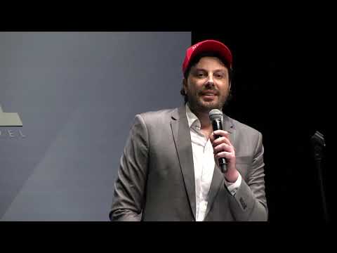 Danilo Gentili | Quem não vota na Dilma é machista